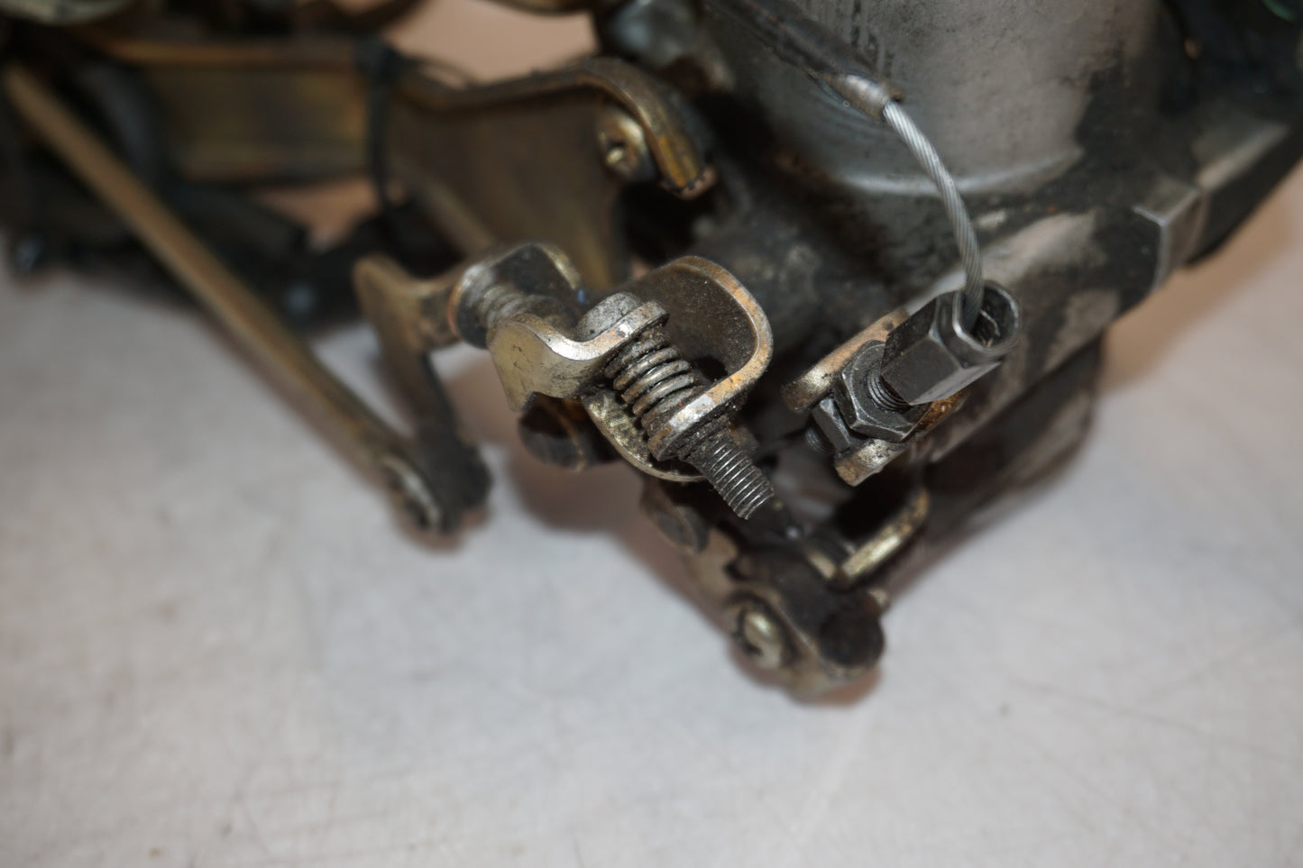 Extrabild3 på Spjällhus från en Suzuki TL 1000 S -1998 motorcykel.