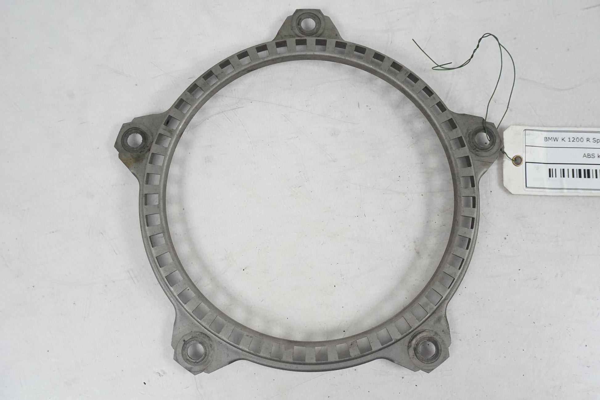 Framsidan på ABS krans från en BMW K 1200 R Sport -2007 motorcykel.