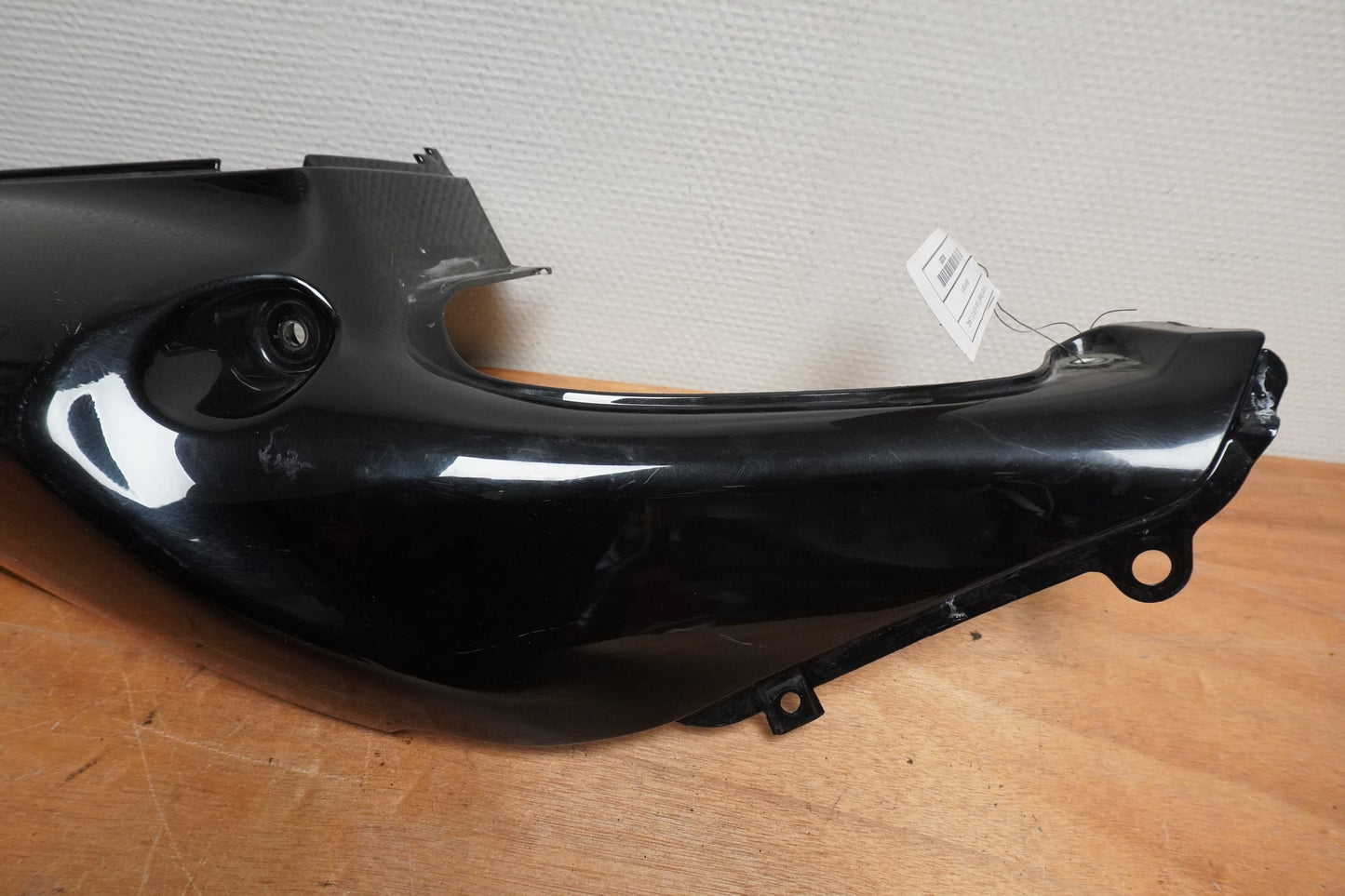 Höger sida på Bakvinge från en Triumph Speed Triple -2005 motorcykel.