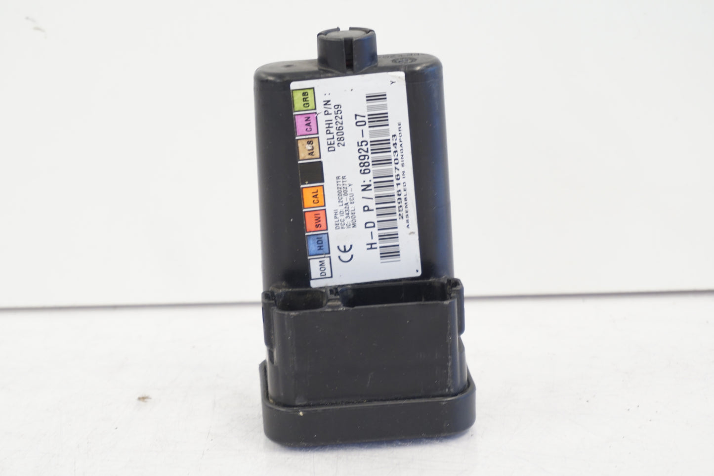 Snett nerifrån på Larm från en H-D Dyna Street Bob FXDB/I -2007 motorcykel.