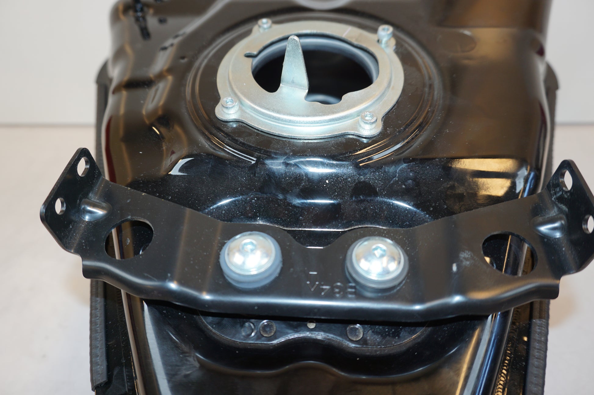 Extrabild2 på Bensintank från en Yamaha MT-07 Tracer -2016 motorcykel.