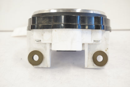 Höger sida på Instrumentpanel från en Kawasaki VN 900 -2007 motorcykel.