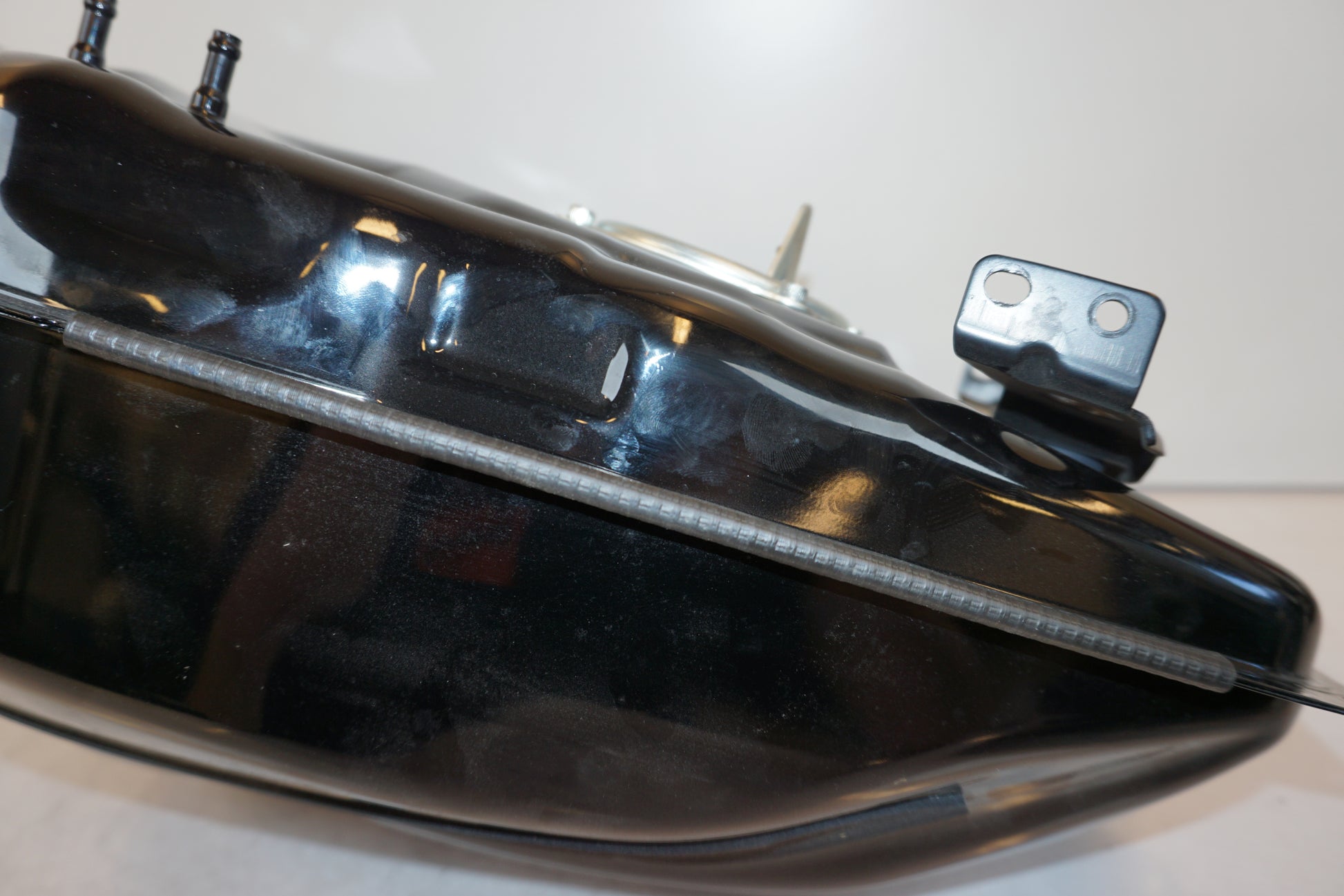 Extrabild3 på Bensintank från en Yamaha MT-07 Tracer -2016 motorcykel.