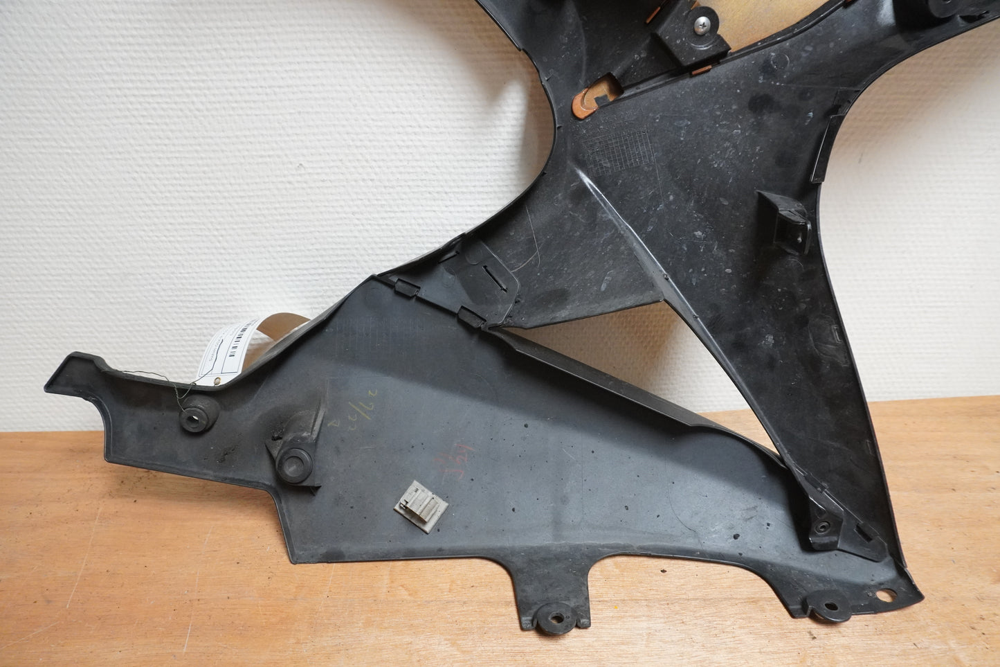 Höger sida på Sidkåpa från en Suzuki GSX-R 750 -2009 motorcykel.