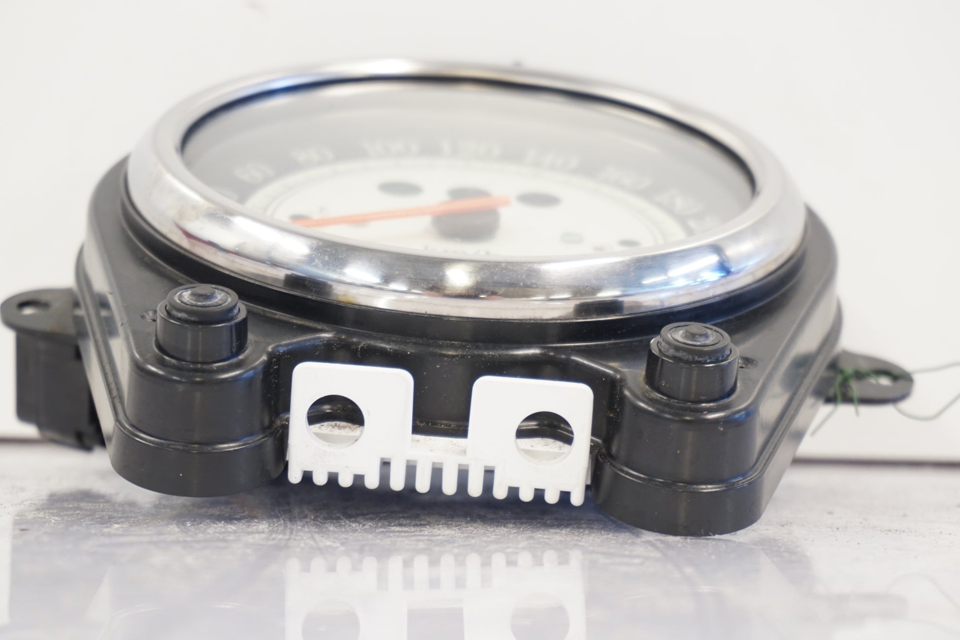 Baksidan på Instrumentkonsoll från en Kawasaki VN 2000 -2006 motorcykel.