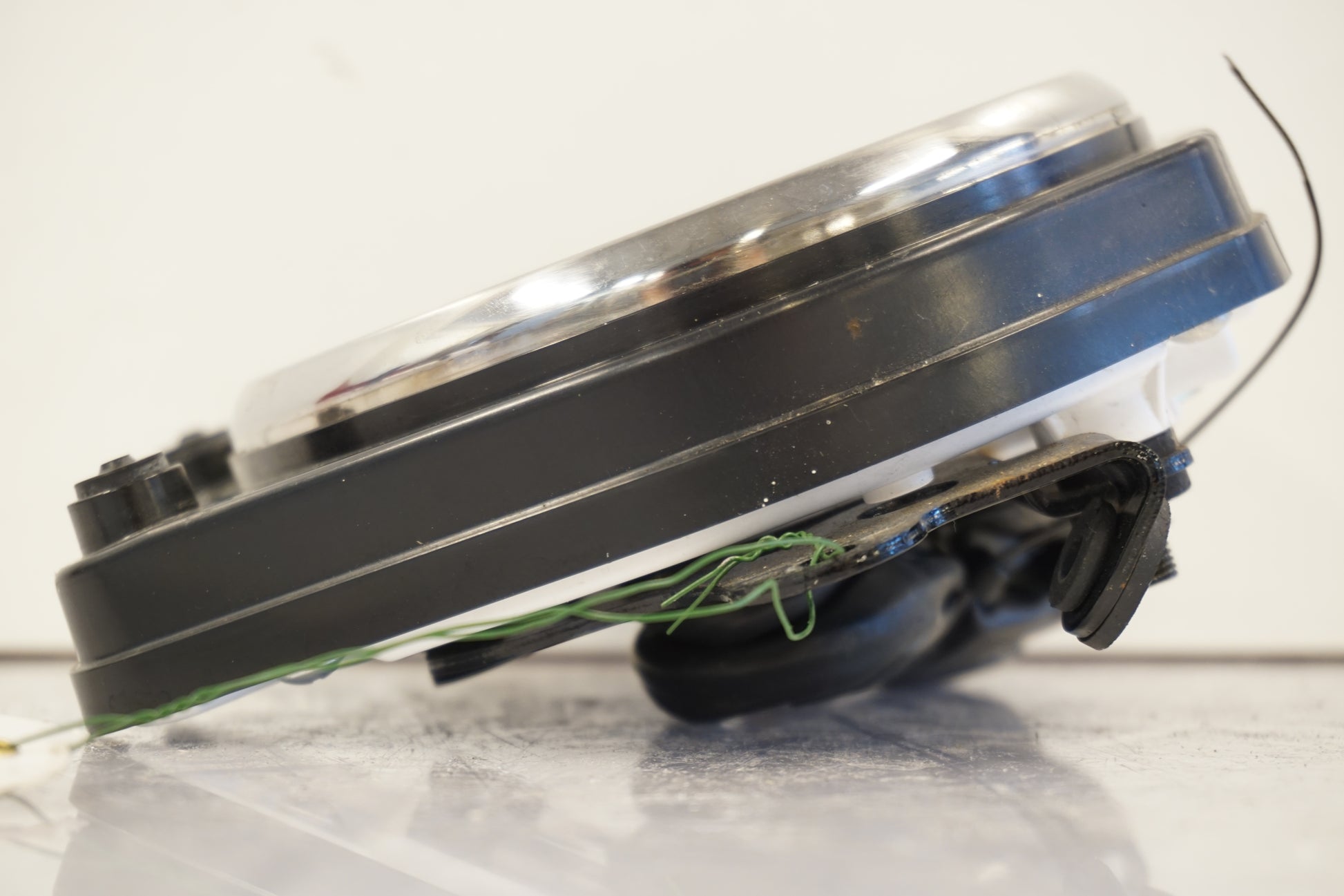 Höger sida på Instrumentkonsoll från en Kawasaki VN 2000 -2006 motorcykel.