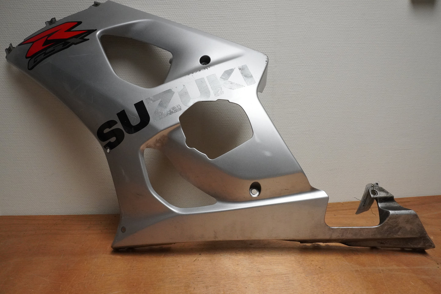 Framsidan på Sidkåpa från en Suzuki GSX-R 1000 -2003 motorcykel.