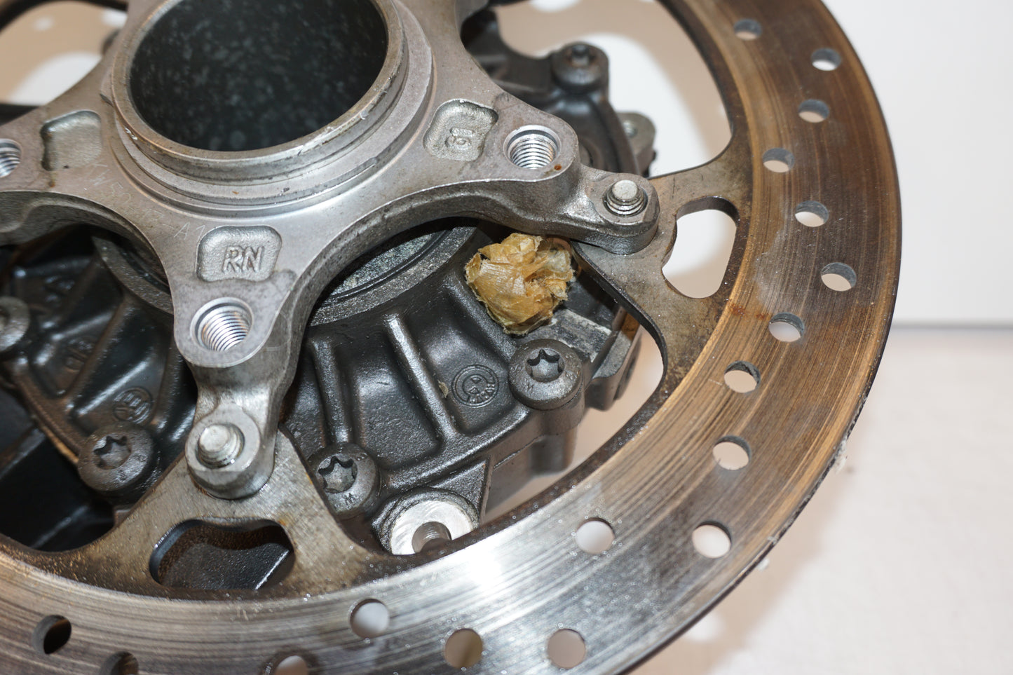 Extrabild5 på Slutväxel från en BMW R 1200 GSA -2014 motorcykel.