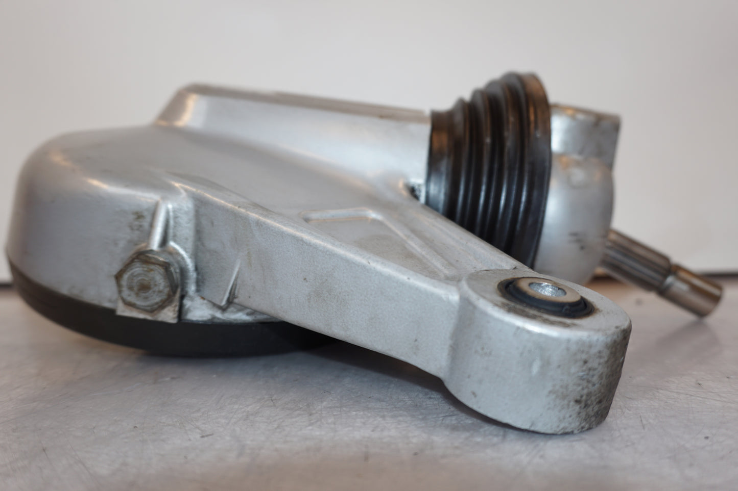 Baksidan på Slutväxel från en BMW R 1100 R -1995 motorcykel.