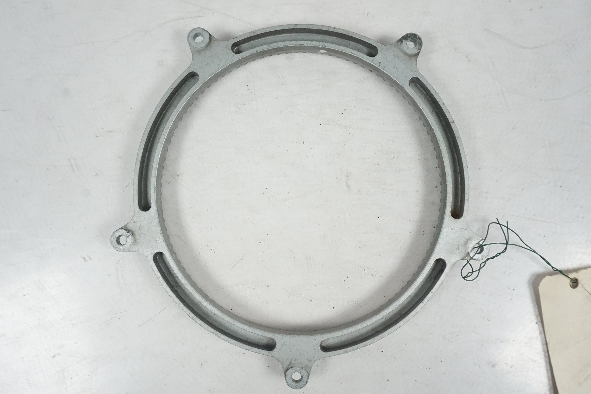 Vänster sida på ABS krans från en BMW R 850 C -1999 motorcykel.