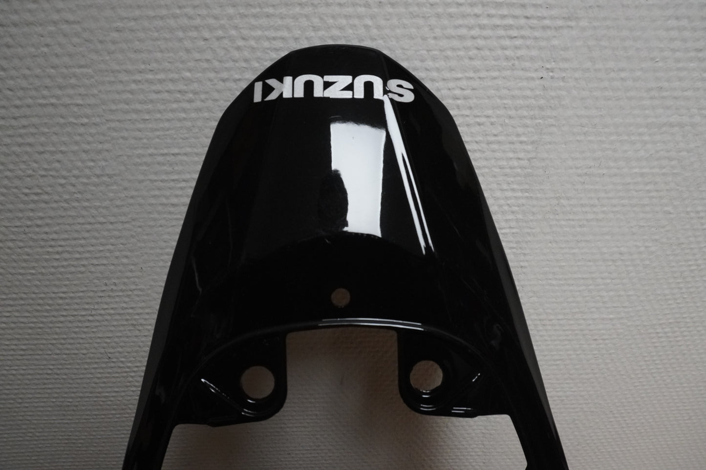 Höger sida på Bakvinge från en Suzuki GSX-R 1000 -2008 motorcykel.