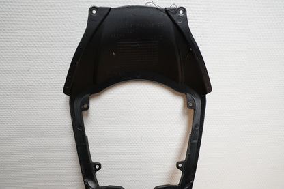 Snett uppifrån på Bakvinge från en Suzuki GSX-R 1000 -2008 motorcykel.