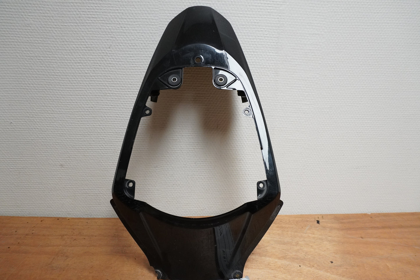 Framsidan på Bakvinge från en Suzuki GSX-R 1000 -2007 motorcykel.