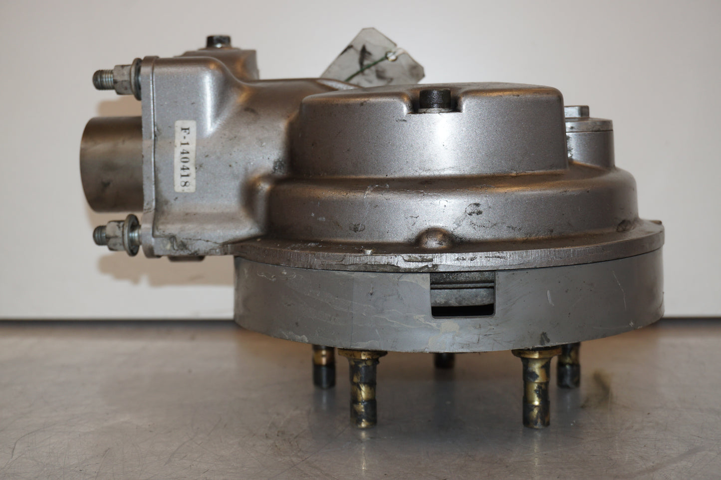 Vänster sida på Slutväxel från en Honda VT 750 -2004 motorcykel.