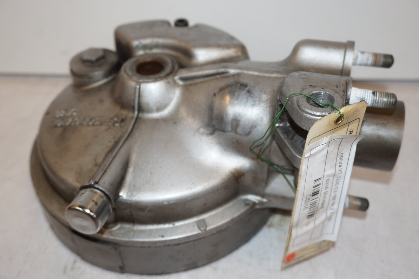 Framsidan på Slutväxel från en Honda VT 1100 C -1999 motorcykel.