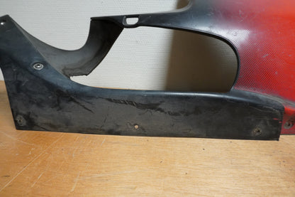 Snett uppifrån på Magkåpa från en Aprilia RSV 1000 -2002 motorcykel.