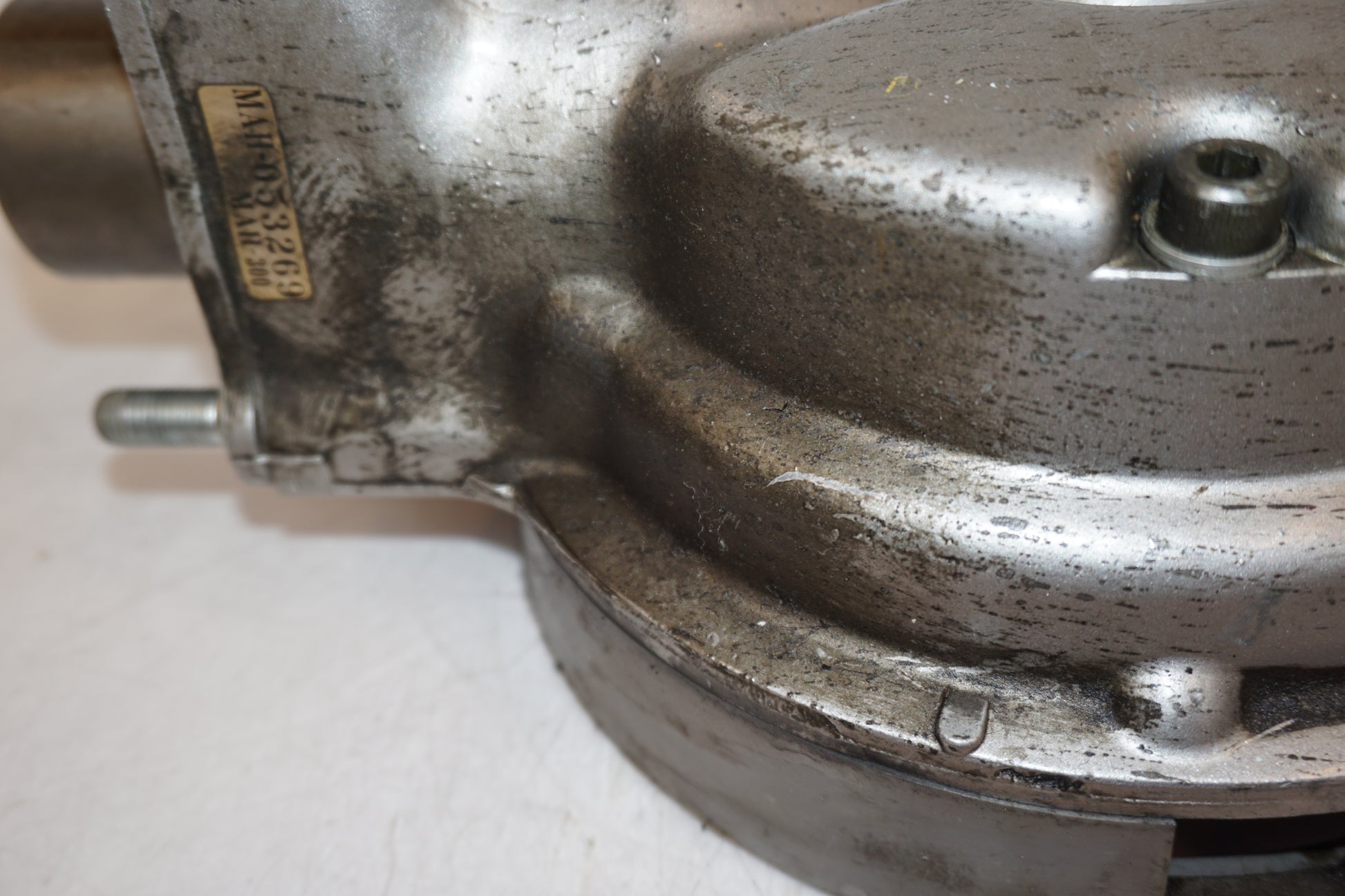 Snett nerifrån på Slutväxel från en Honda VT 1100 C -1999 motorcykel.