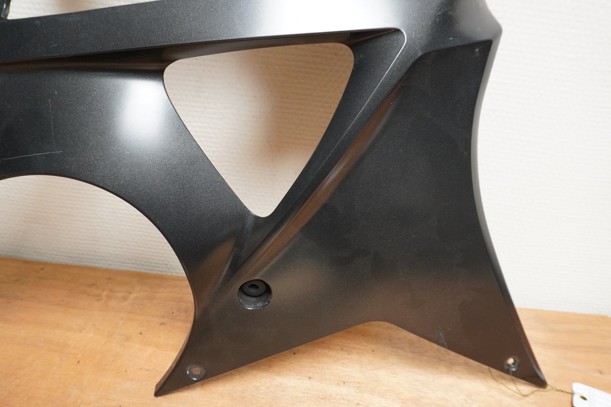 Baksidan på Magkåpa från en BMW S 1000 RR -2010 motorcykel.