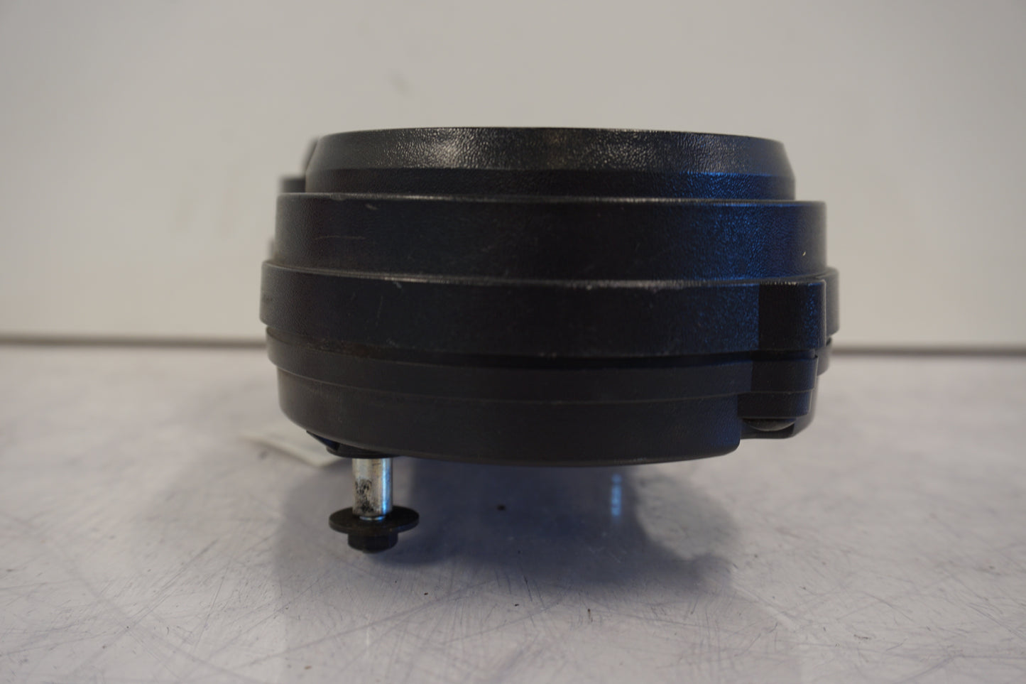 Snett uppifrån på Instrumentpanel från en Kawasaki ZX-9R -1998 motorcykel.