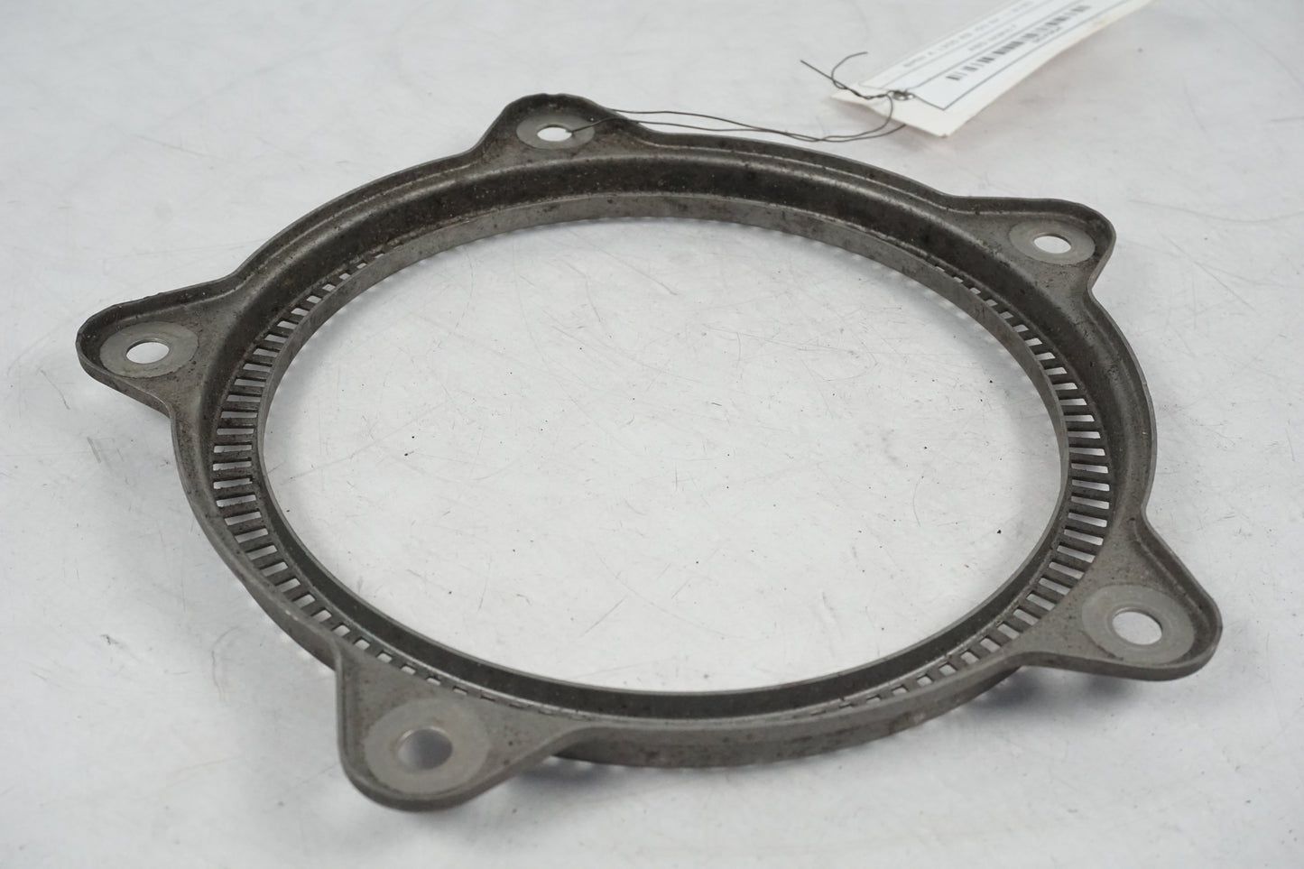 Höger sida på ABS krans från en BMW K 1200 RS -2003 motorcykel.