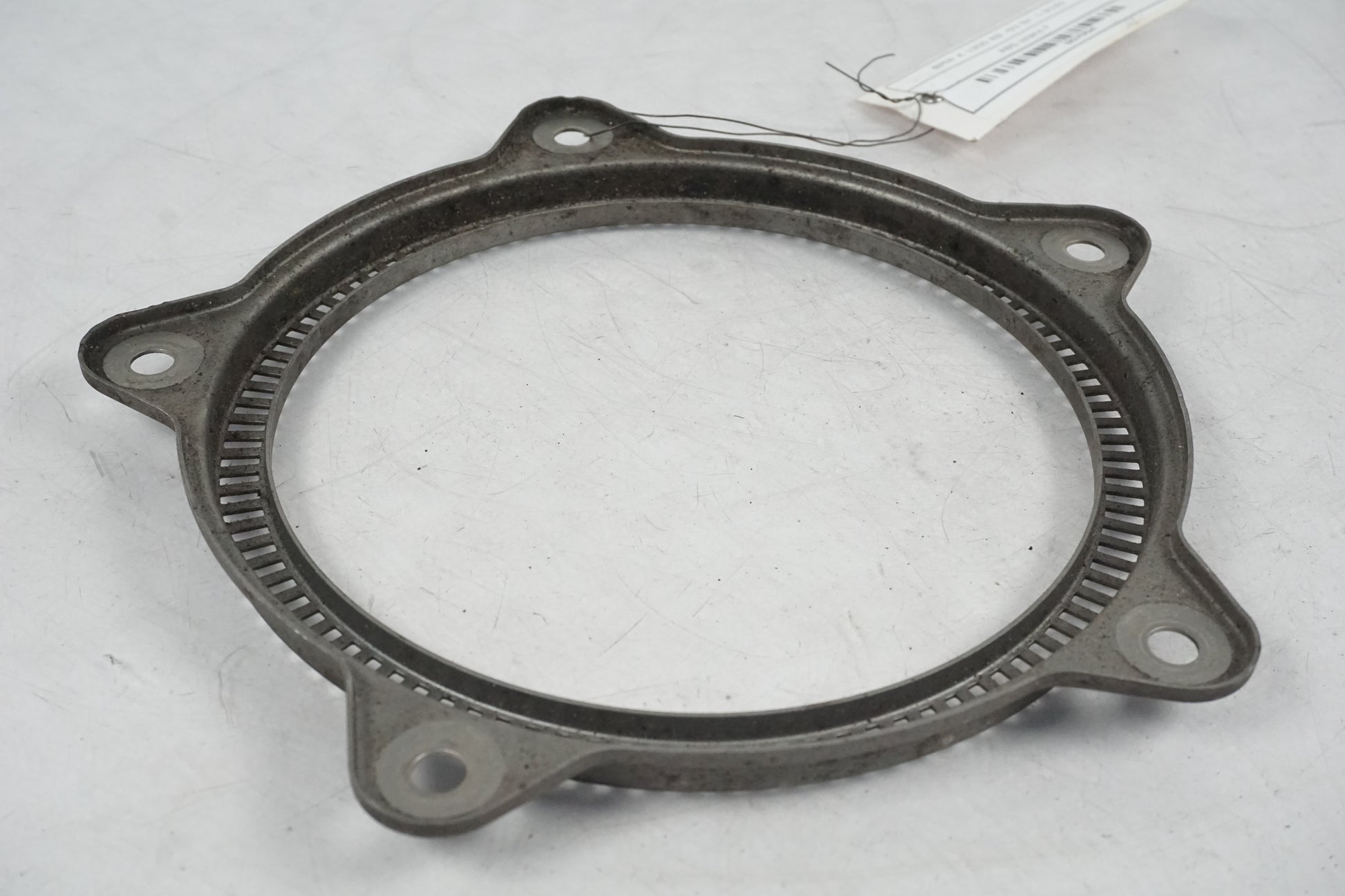 Höger sida på ABS krans från en BMW K 1200 RS -2003 motorcykel.