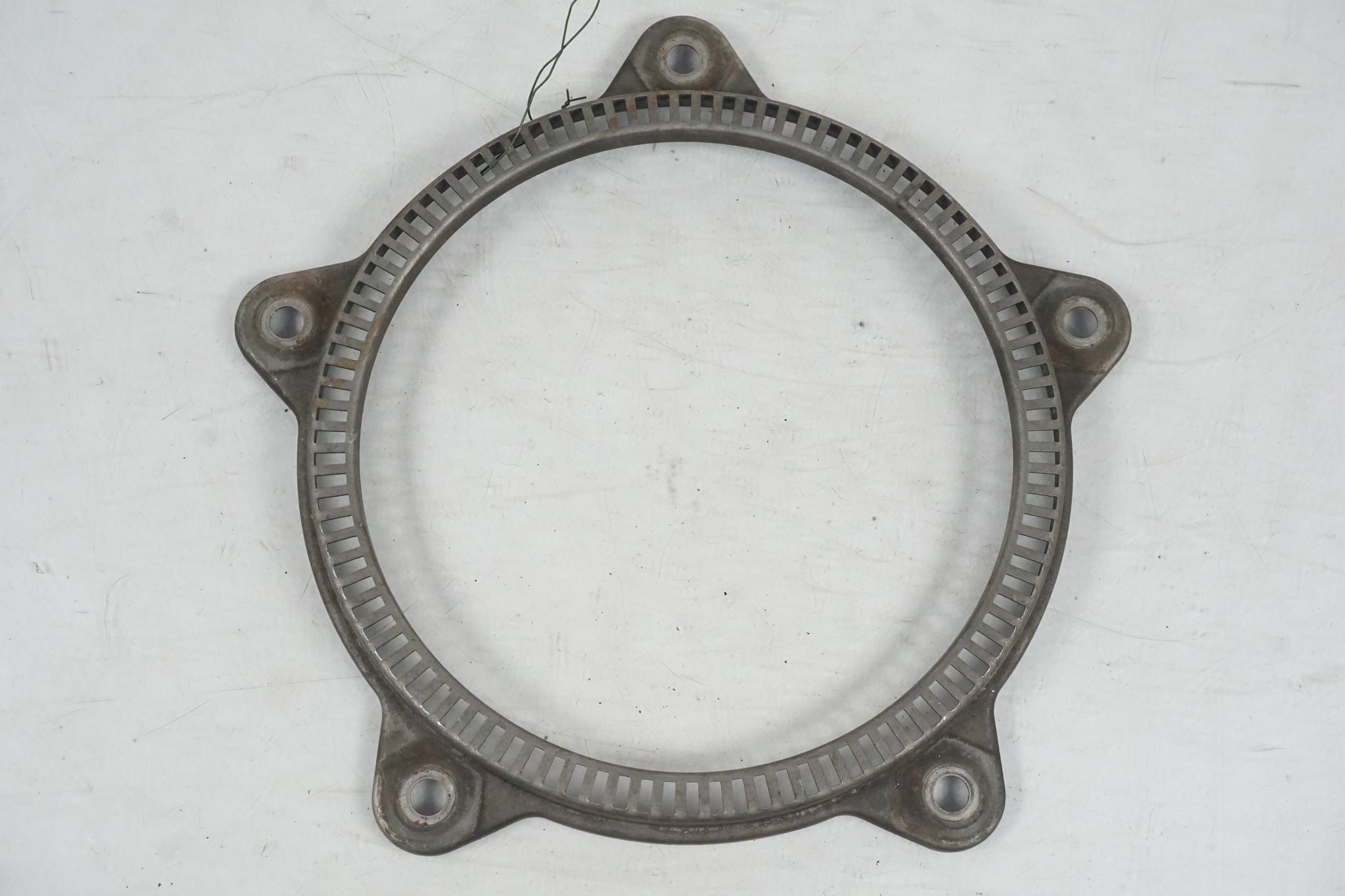 Framsidan på ABS krans från en BMW K 1200 LT -2004 motorcykel.