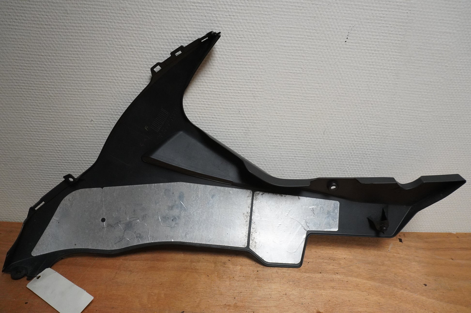 Baksidan på Magkåpa från en Suzuki GSX-R 750 -2011 motorcykel.