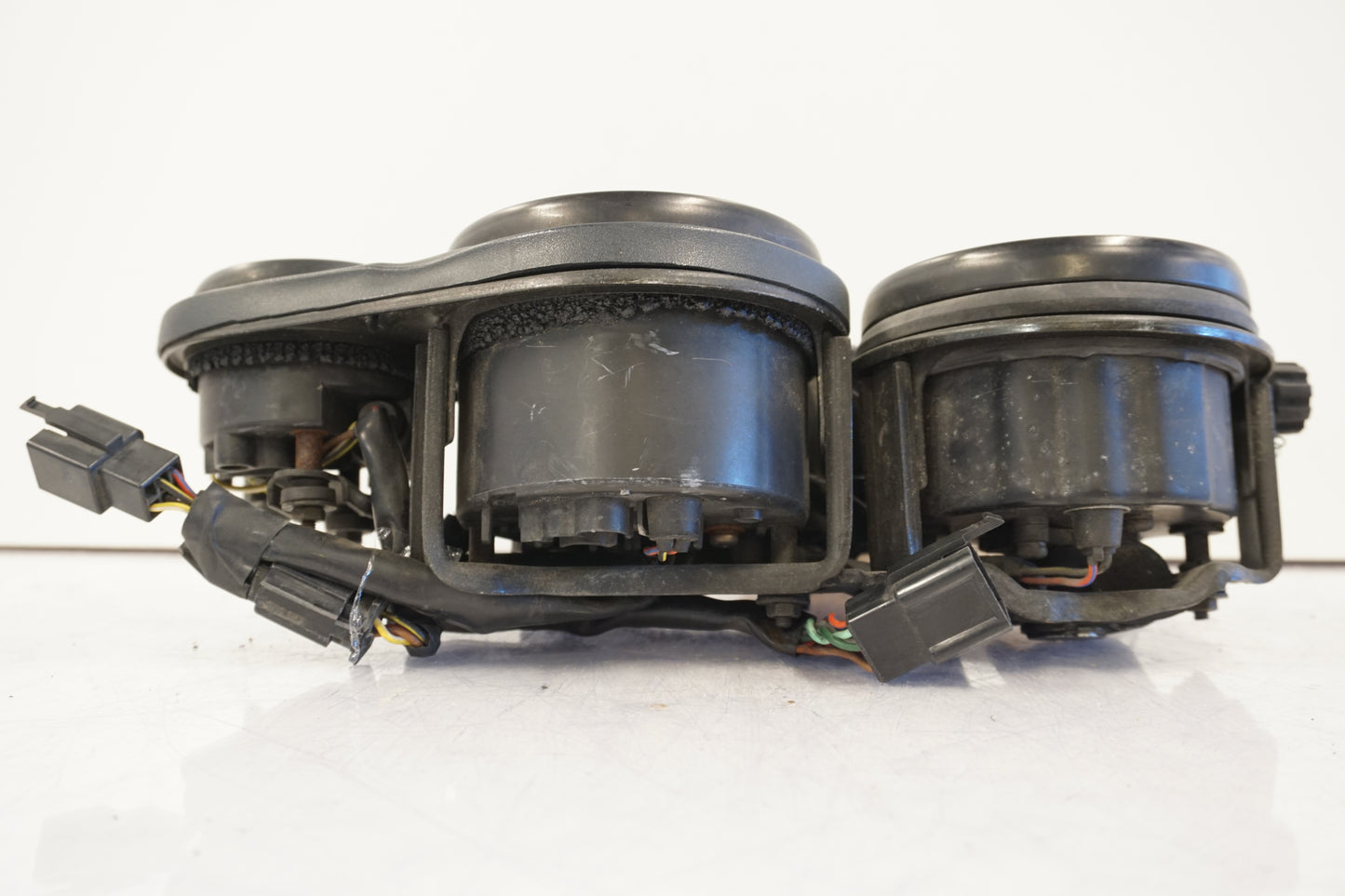 Vänster sida på Instrumentpanel från en Kawasaki ZXR 750 -1993 motorcykel.