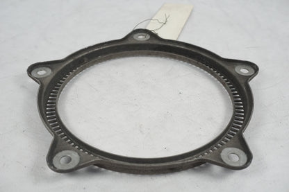 Baksidan på ABS krans från en BMW R 1150 RT -2002 motorcykel.