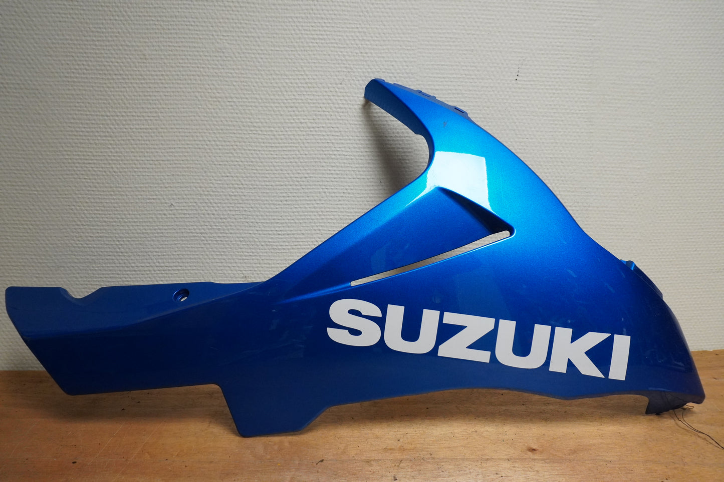 Framsidan på Magkåpa från en Suzuki GSX-R 750 -2015 motorcykel.