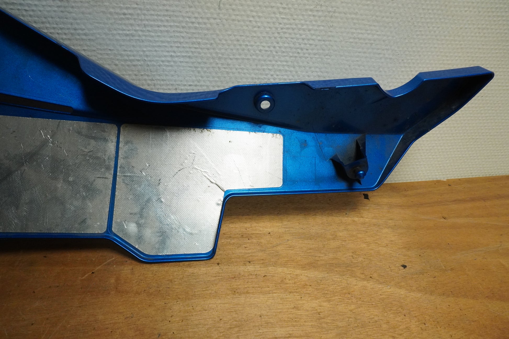 Extrabild1 på Magkåpa från en Suzuki GSX-R 750 -2015 motorcykel.