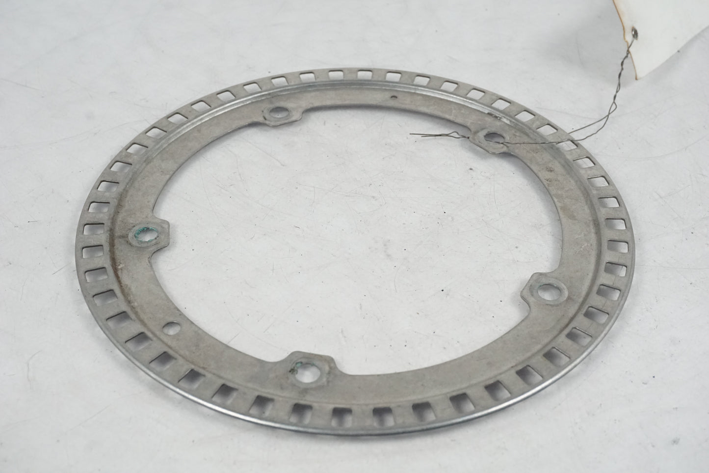 Höger sida på ABS krans från en BMW K 1600 -2018 motorcykel.