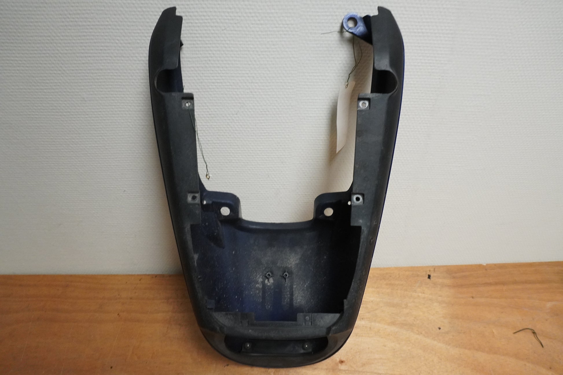 Extrabild1 på Bakvinge från en Suzuki GSX 750 -1998 motorcykel.