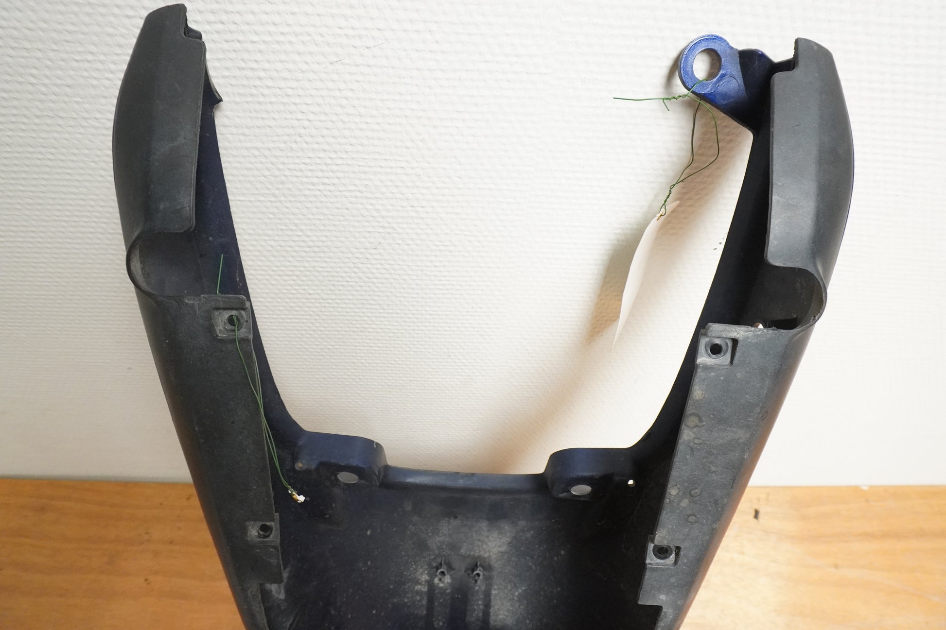 Extrabild3 på Bakvinge från en Suzuki GSX 750 -1998 motorcykel.