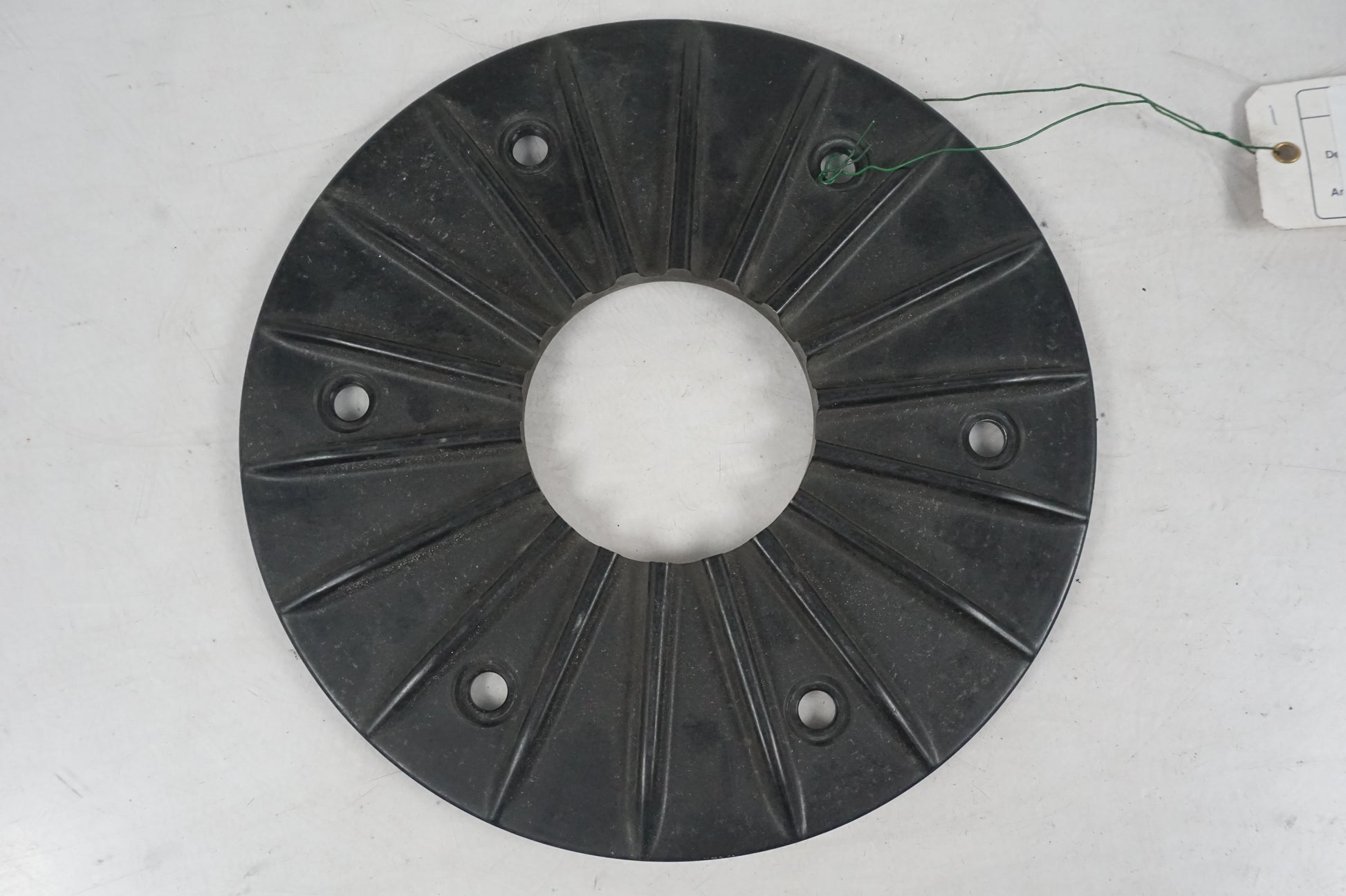 Framsidan på Bromsskivedekor från en Yamaha XV 1700 -2003 motorcykel.