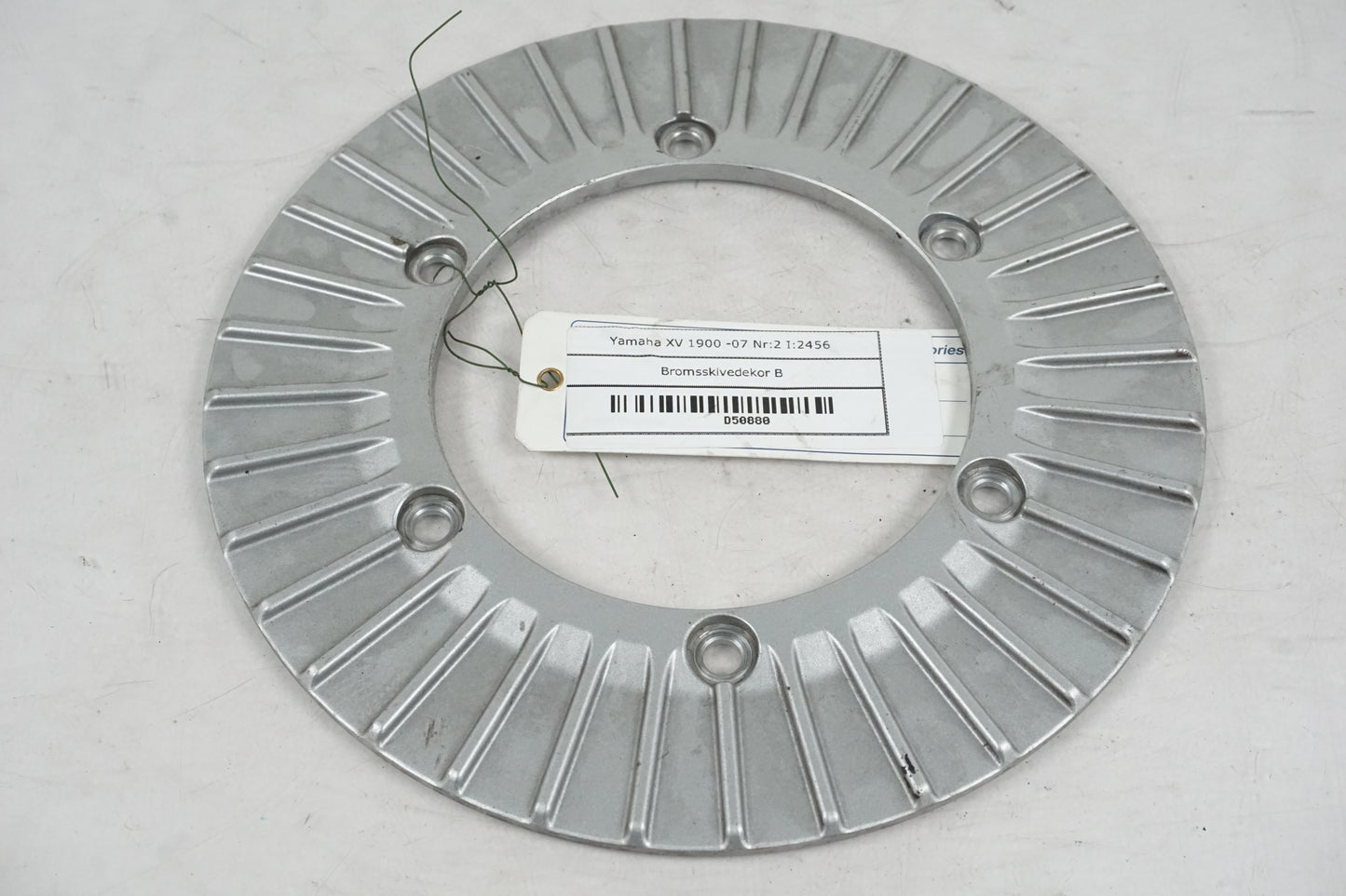 Framsidan på Bromsskivedekor från en Yamaha XV 1900 -2007 motorcykel.