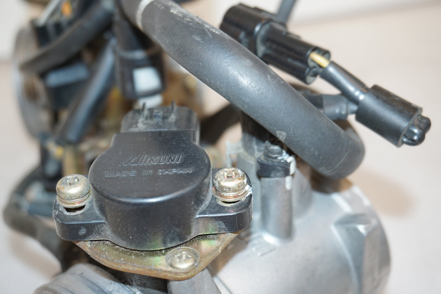 Extrabild3 på Spjällhus från en Suzuki SV 1000 -2004 motorcykel.