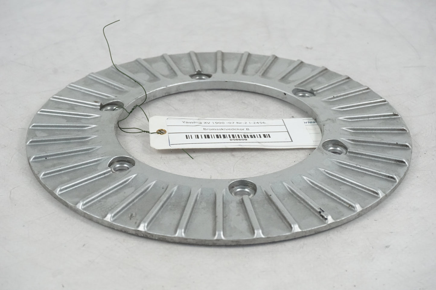 Höger sida på Bromsskivedekor från en Yamaha XV 1900 -2007 motorcykel.