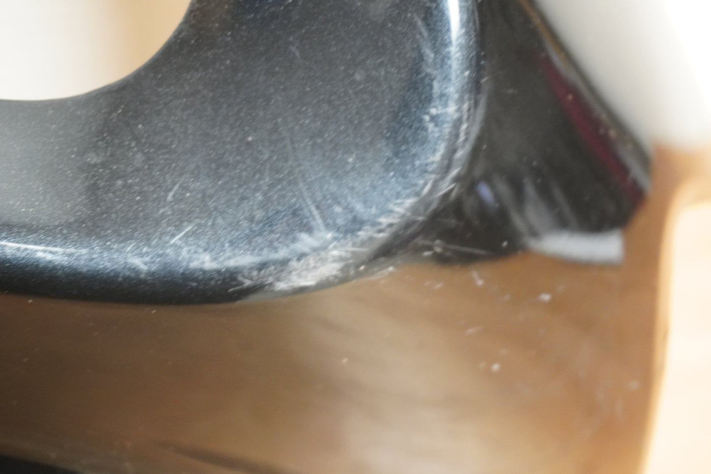 Höger sida på Sidkåpa från en Suzuki SV 650 -2002 motorcykel.