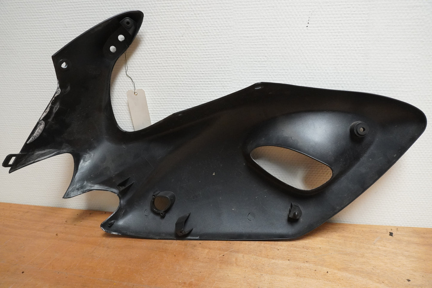 Vänster sida på Sidkåpa från en Suzuki SV 650 -2002 motorcykel.