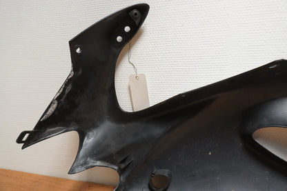 Snett uppifrån på Sidkåpa från en Suzuki SV 650 -2002 motorcykel.