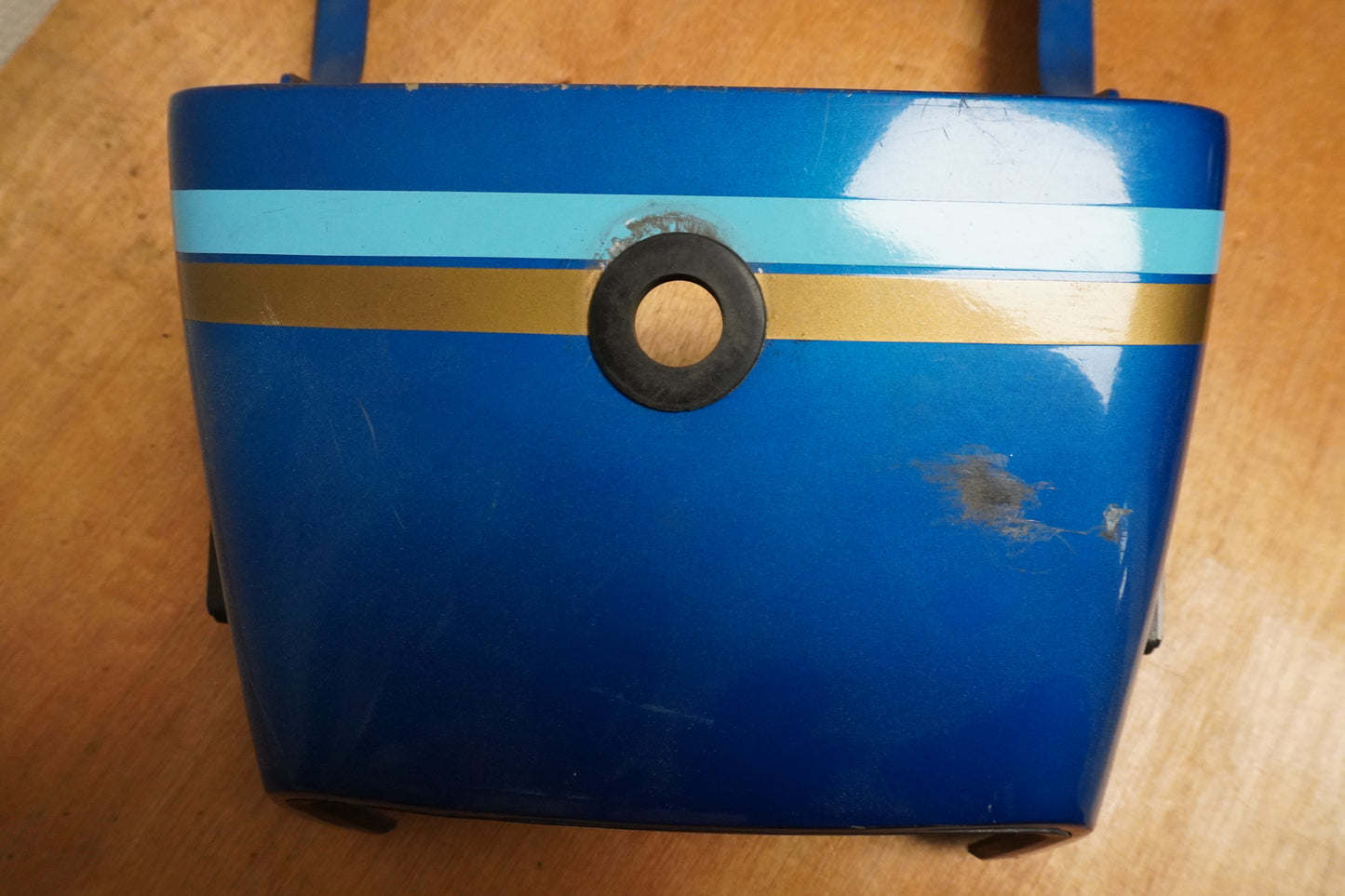 Vänster sida på Bakvinge från en Suzuki GS 850 G -1982 motorcykel.