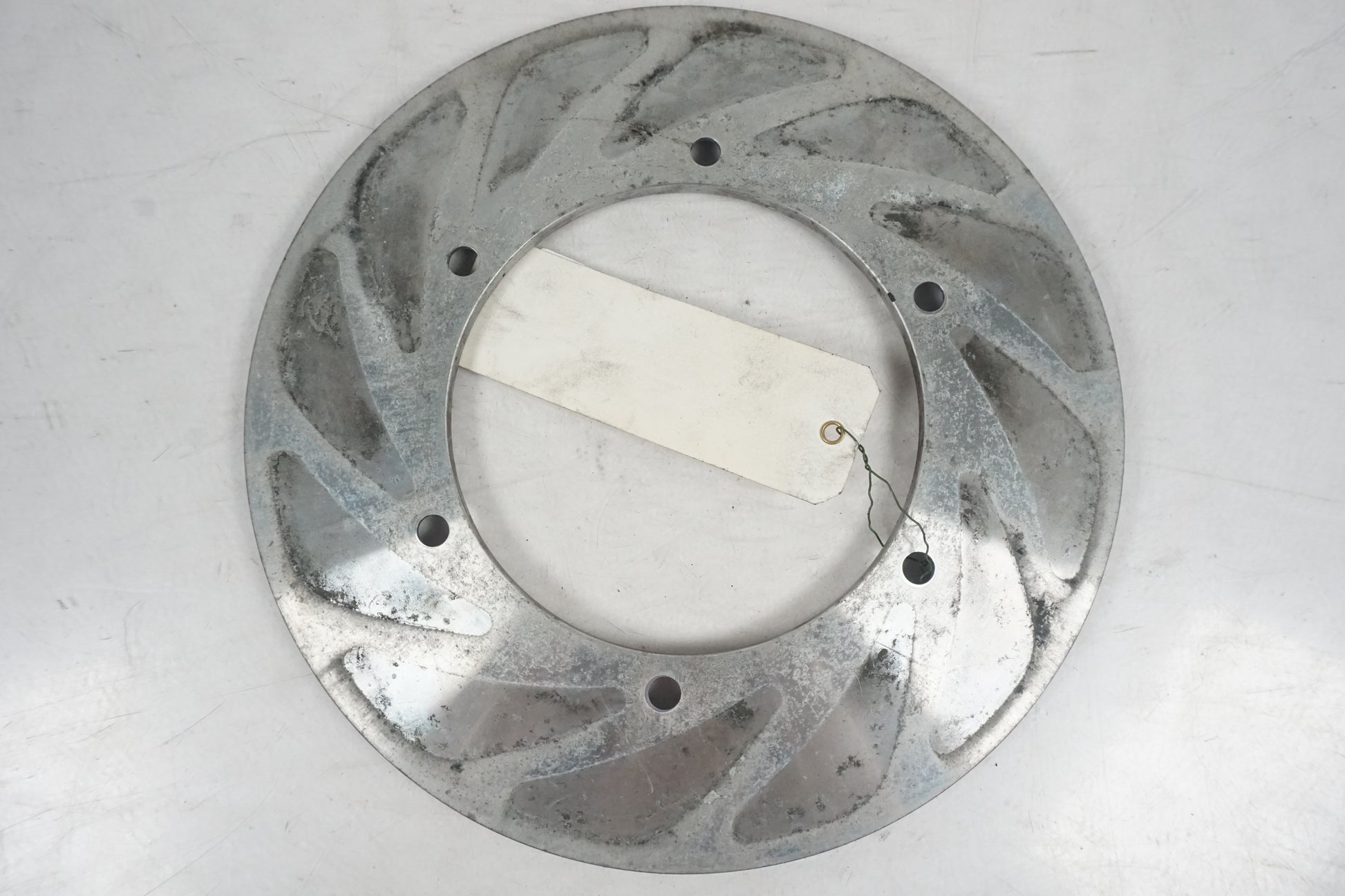 Höger sida på Bromsskivedekor från en Yamaha XV 1900 -2007 motorcykel.