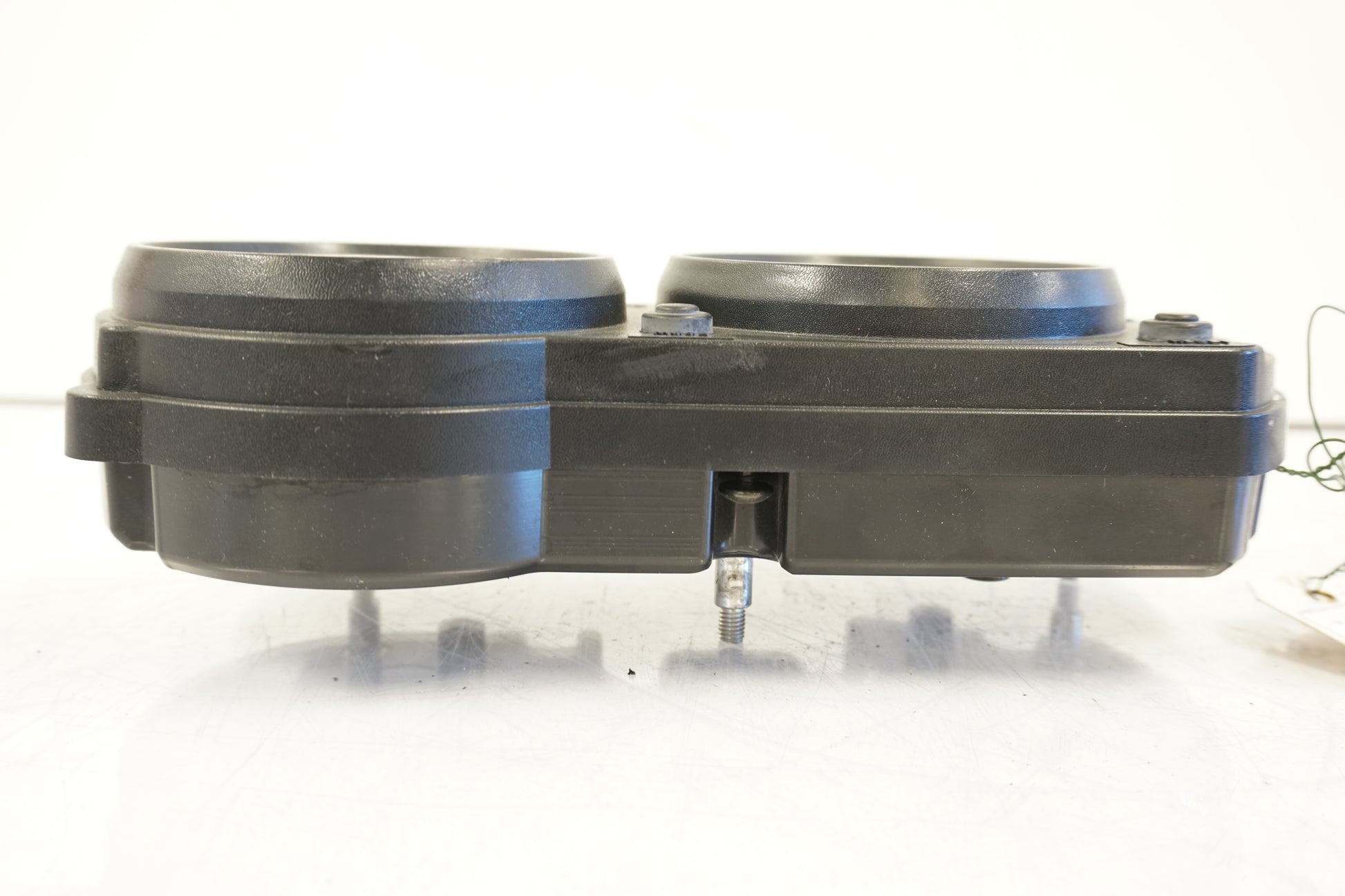 Baksidan på Instrumentpanel från en Kawasaki ER-6F -2007 motorcykel.