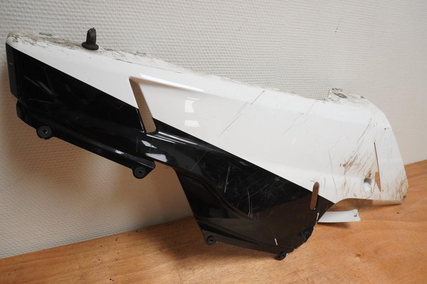 Baksidan på Magkåpa från en Ducati 848 EVO -2012 motorcykel.