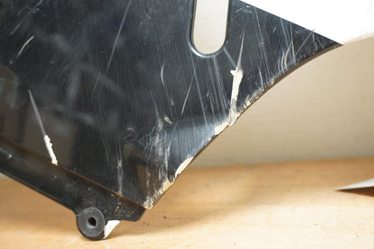 Vänster sida på Magkåpa från en Ducati 848 EVO -2012 motorcykel.