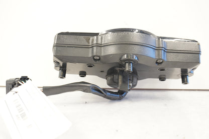 Baksidan på Instrumentpanel från en Kawasaki Versys 650 -2007 motorcykel.