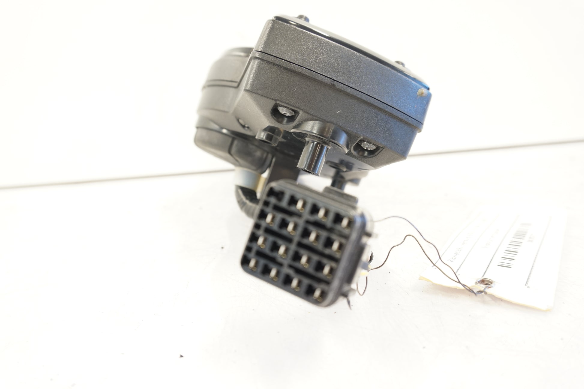 Snett uppifrån på Instrumentpanel från en Kawasaki Versys 650 -2007 motorcykel.