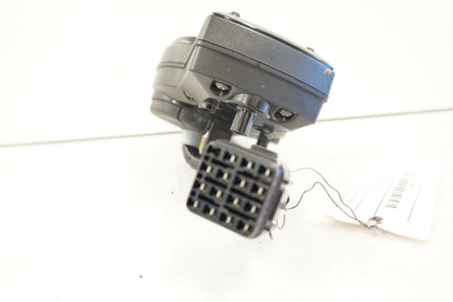 Snett uppifrån på Instrumentpanel från en Kawasaki Versys 650 -2007 motorcykel.