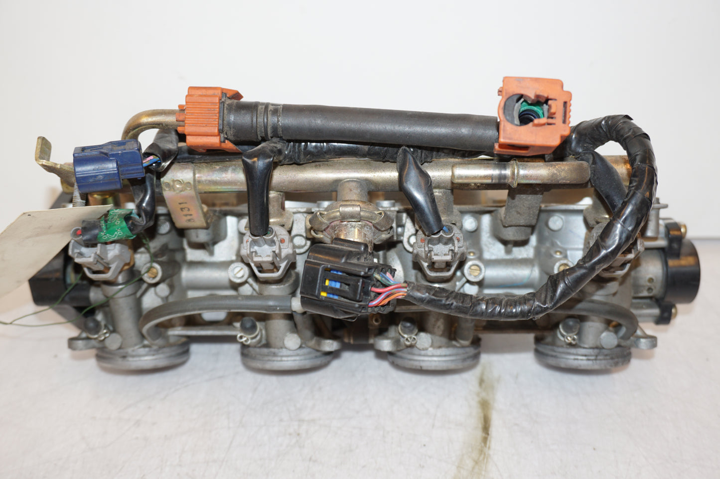 Baksidan på Spjällhus från en Yamaha YZF R6 -2006 motorcykel.